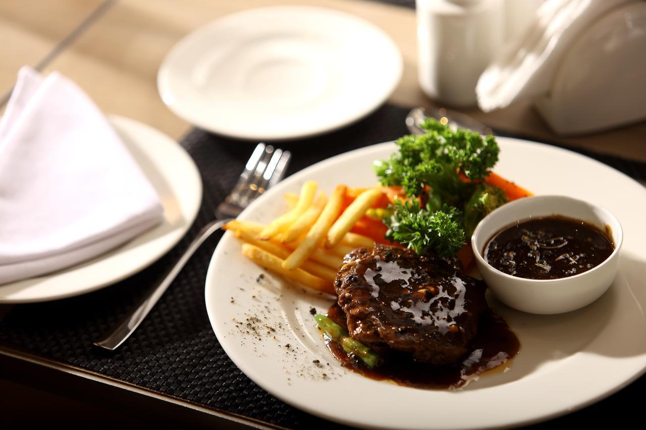 Sugar Business Hotel Kochi Luaran gambar