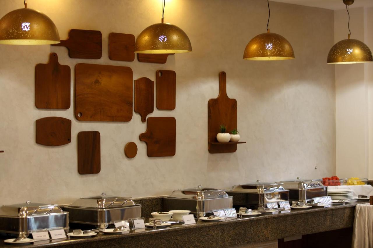 Sugar Business Hotel Kochi Luaran gambar