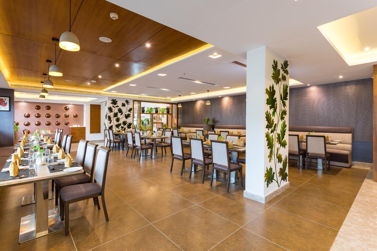 Sugar Business Hotel Kochi Luaran gambar