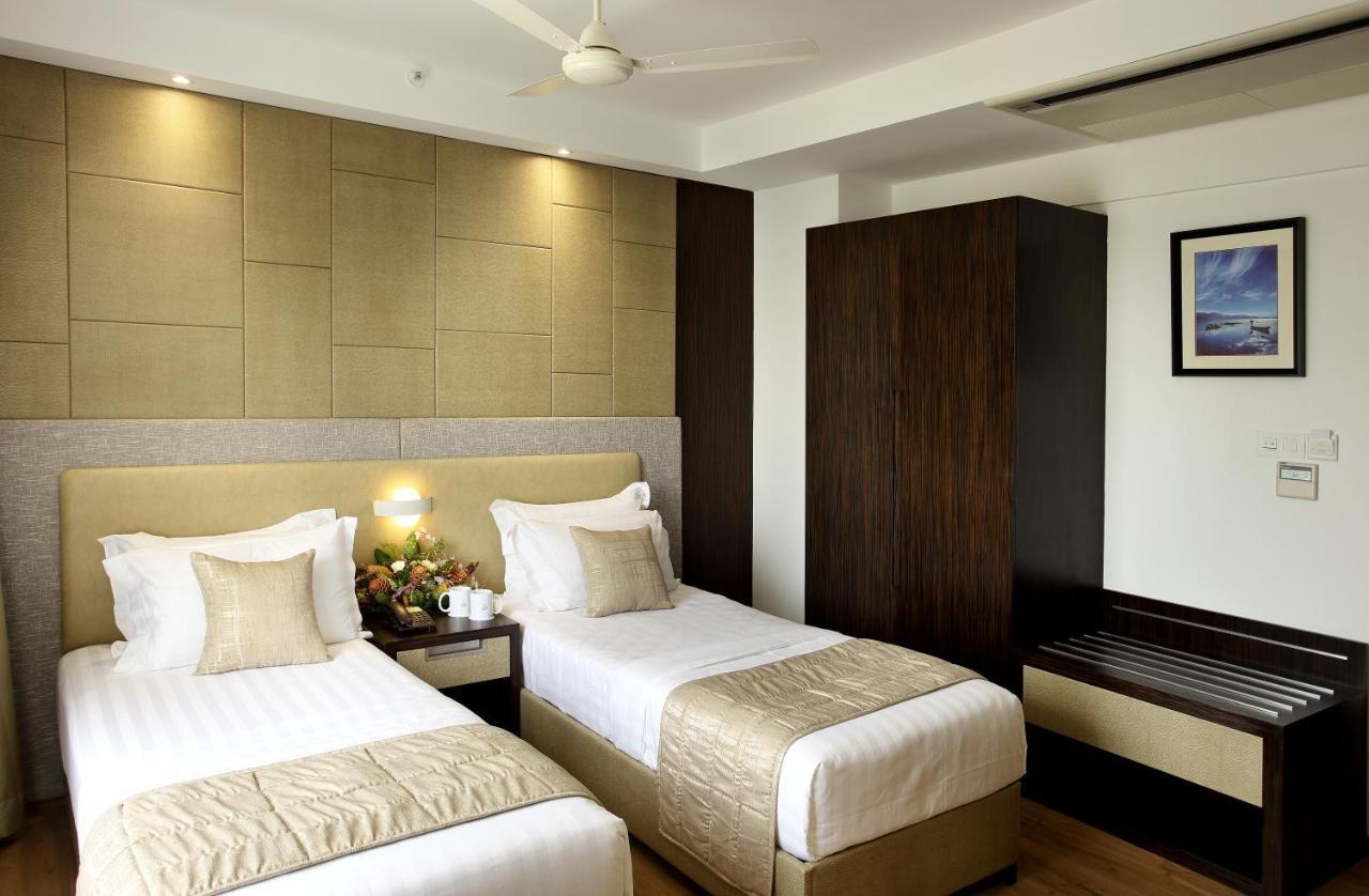 Sugar Business Hotel Kochi Luaran gambar